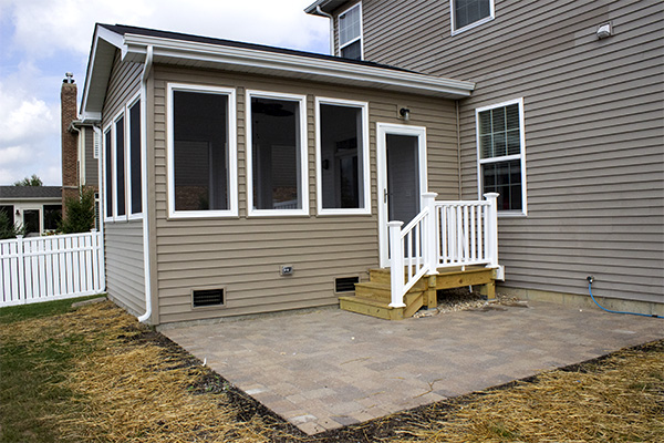 Sunroom built by Upscale Remodeling crew in Chicago, IL